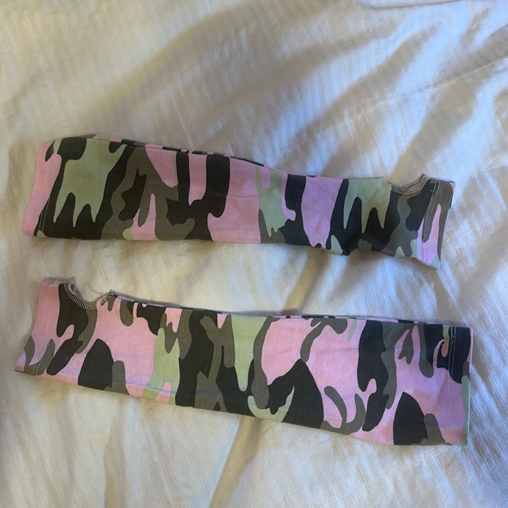 Pink camo Y2K hand warmers